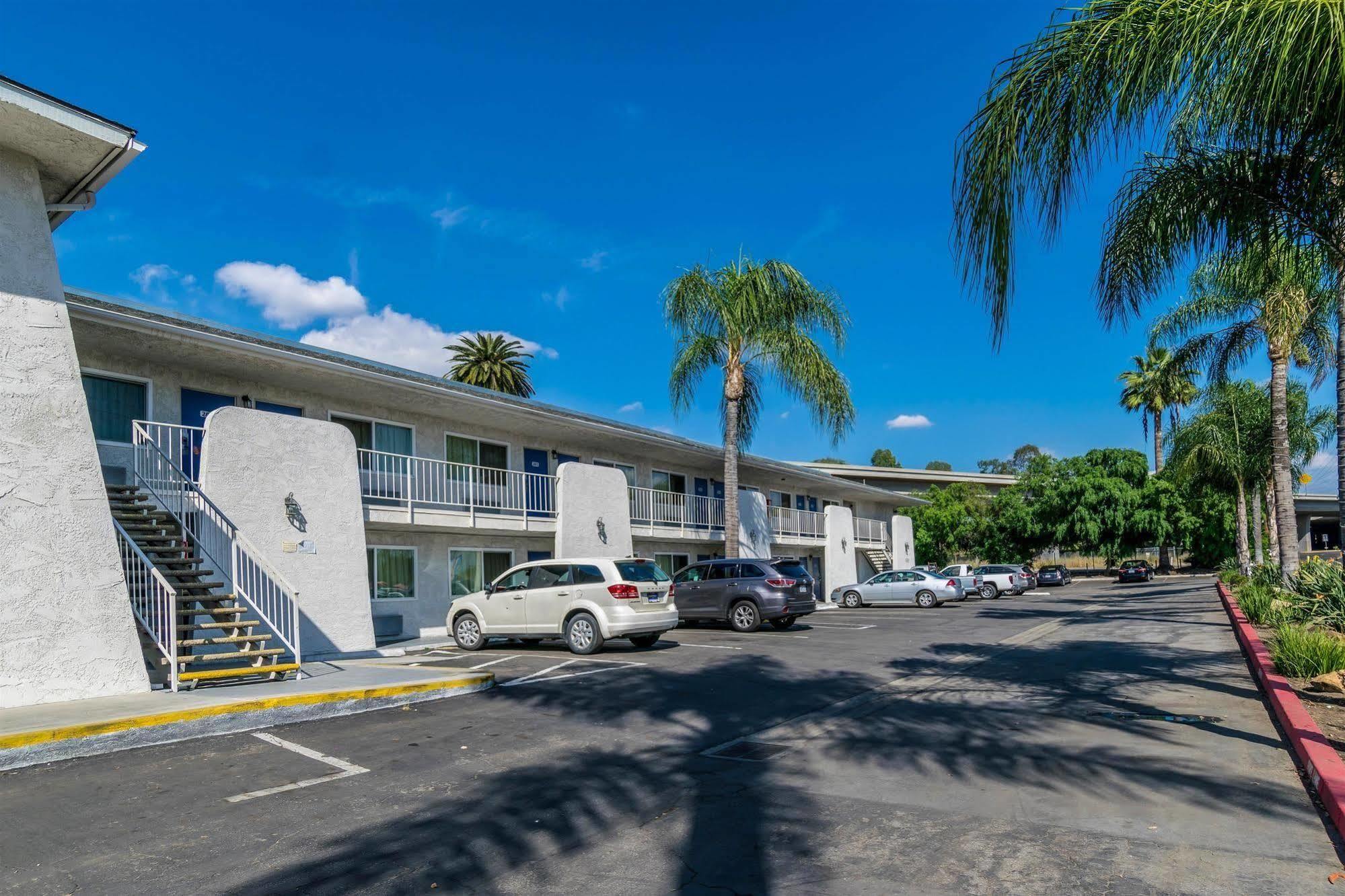 Motel 6-Redlands, Ca エクステリア 写真